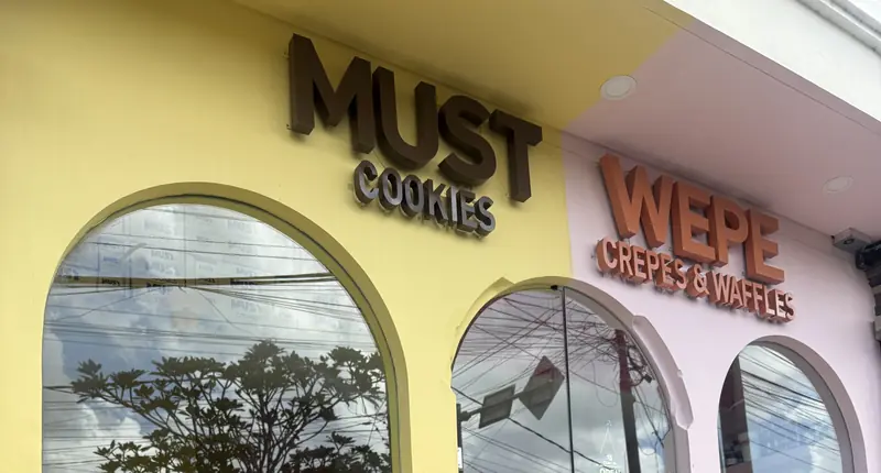 Toko WEPE Crepes & Waffles dan MUST Cookies di Jl. Sempol, Pererenan, Bali
